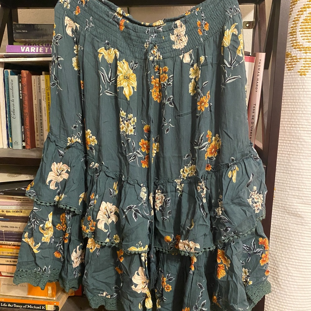 Sivana Floral Ruffle Skirt — Small — Like New